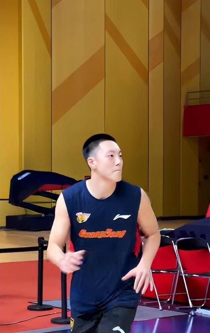 NBA总决赛今夜再迎强敌，广州队官宣签约，主帅态度——球迷炸锅，资深球员宣示担当的简单介绍-爱游戏中国